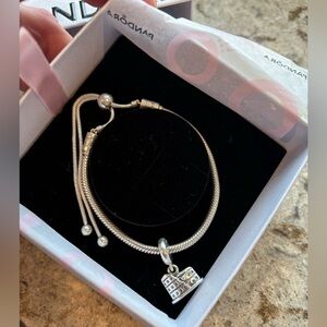 Beautiful Pandora bracelet Italy’s Collosseum Charm